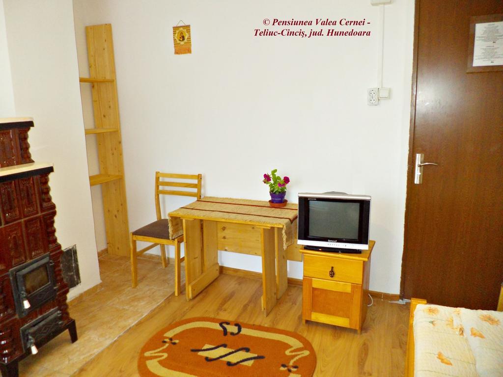 Pensiunea Valea Cernei Teliucu Inferior Ruang foto